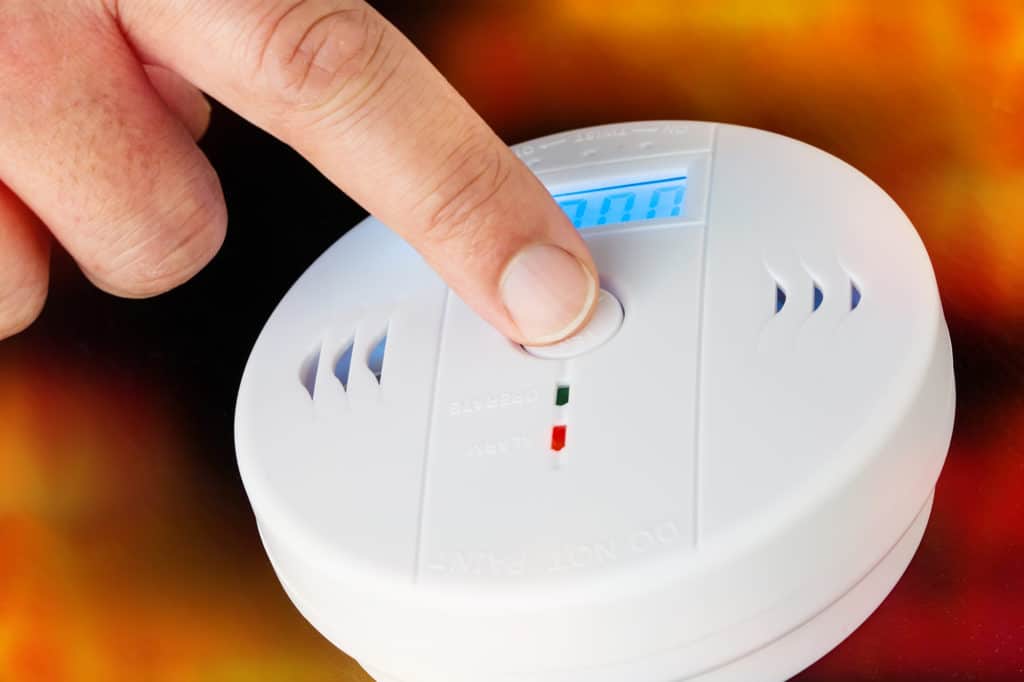 Test of a smoke and fire alarm with carbon monoxide sensor capabilities